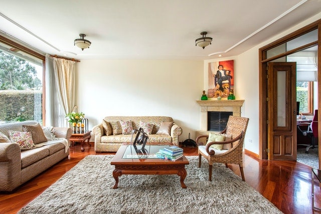 salon chaleureux accueillant style cosy